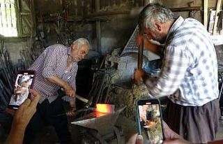 Kurban bayramına sayılı günler kala demirci ustasının...