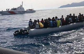 Kuşadası açıklarında 39 düzensiz göçmen kurtarıldı