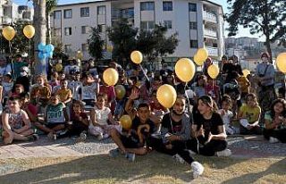 Kuşadası Belediyesi çocukların karne sevincine...