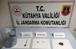 Kütahya’da araç içerisinde uyuşturucu kullanan...