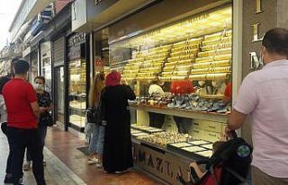 Kuyumcularda gurbetçi yoğunluğu