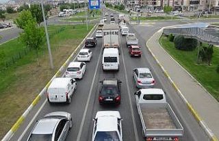 Kuzey Ege’de yollarda tatil yoğunluğu