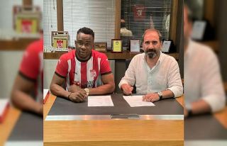 Leke Samson James resmen Sivasspor’da