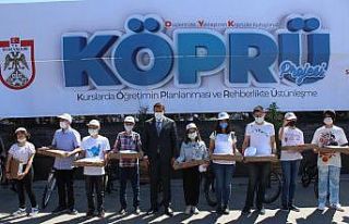 LGS’de başarılı olan 137 öğrenci tek tek ödüllendirildi