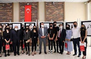 Lise öğrencileri resim sergisi açtı