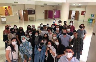 Lise öğrencileri üniversite hayatını bu proje...