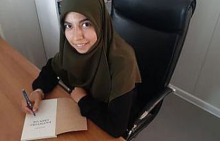 Lise öğrencisi şiir kitabı çıkarttı
