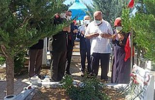 Malatya’da 15 Temmuz şehitleri mezarı başında...