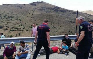Malatya’da minibüs şarampole uçtu: 15 yaralı