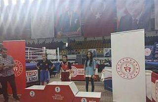 Malatyalı Boksör Merve Karakoç dereceyle yurda...