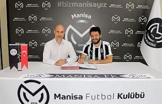 Manisa FK’da Özgür Çek sözleşme imzaladı