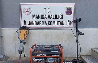 Manisa’da kaçak kazı yapan 4 kişi suçüstü...