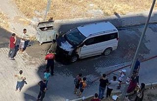 Mardin’de seyir halindeki araç alev aldı