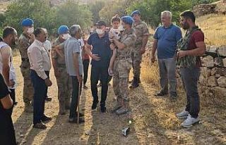 Mehmetçik, kayıp çocuğu bularak ailesine ikinci...
