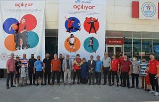 Memleketine madalyayla dönen sporcuya coşkulu karşılama