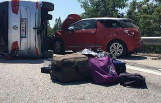 Memleketlerine giden gurbetçiler kaza yaptı