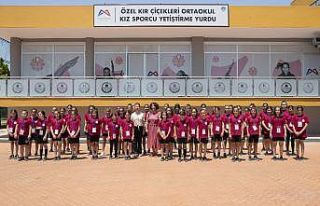 Meral Seçer ve Neptün Soyer ‘Kır Çiçekleri’...
