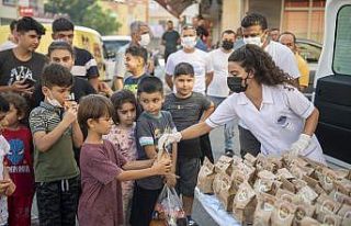 Mersin Büyükşehir Belediyesi, bu bayramda çocuklara...