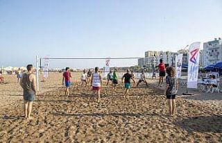 Mersin’de 2. Siteler Arası Plaj Voleybolu Turnuvası...