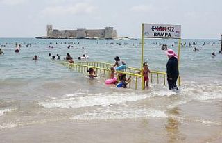 Mersin’de plajlar engelliler için de hazır