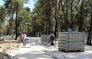 Mezarlıklarda bayram hazırlığı