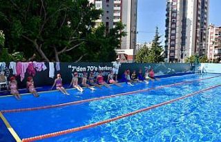 Mezitli’de portatif havuz açıldı