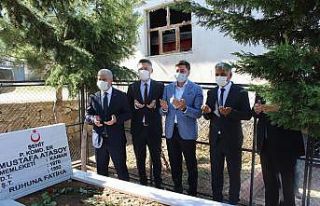 Milli Birlik ve Demokrasi Günü’nde şehitler ziyaret...