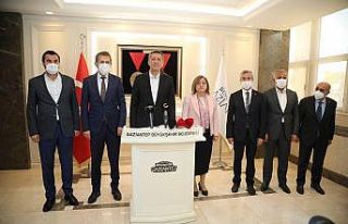 Milli Eğitim Bakanı Ziya Selçuk, Şahin’i makamında...