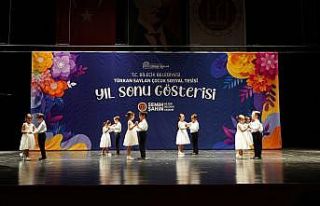 Miniklerin mezuniyet gösteri büyük beğeni topladı