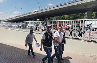 Motorla yaklaşıp yürüyen kadınları taciz eden...