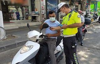 Motosiklet sürücülerine kask uyarısı