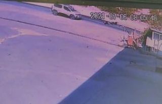 Motosiklet sürücüsü ölümden 1 metreyle kurtuldu