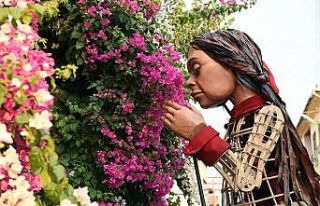 Mülteci çocukları simgeleyen kukla Amal’ın üçüncü...