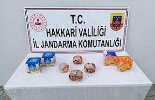 Nargile tütünü kutusunda 2 kilo eroin ele geçirildi