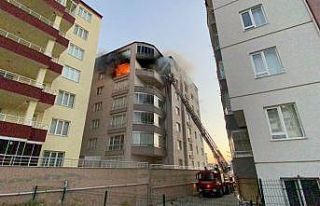 Niğde’deki ev yangınında faciadan dönüldü:...