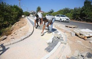 Oba Hatipoğlu Sokak’ta kaldırım çalışması
