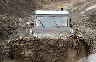 Off-road tutkunlarını sağanak yağmur bile durduramadı