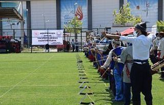 Okçular hedefi 12’den vurmak için yarıştı