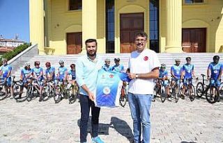 Ömer Halisdemir 5. Ulusal Bisiklet Turu’na katılan...