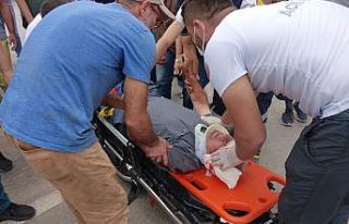 Osmaneli ‘de kamyonet ile motosiklet çarpıştı:...