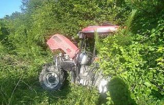 Ot biçerken traktörle uçuruma yuvarlandı