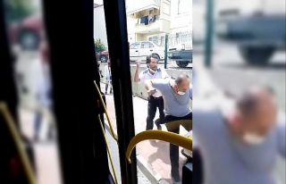 Otobüs şoförü tartıştığı yolcuyu dövdü