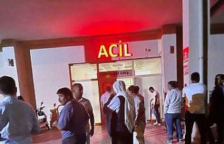 Otomobil devrildi: 1 ölü, 2 yaralı