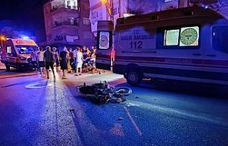 Otomobil ile motosiklet çarpıştı: 2 yaralı