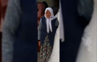 Otomobil önce direğe sonra yaya çarptı; 1 ölü