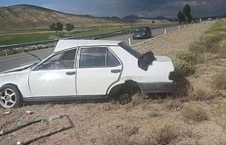 Otomobil takla attı; 2 yaralı
