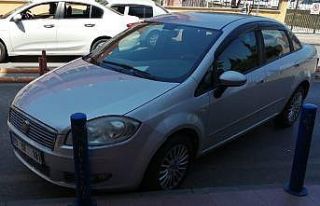 Otomobilin el frenini çekmeyi unuttu, faciadan döndüldü