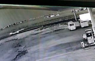 Otomobilin metrelerce havaya fırlattığı yaya hayatını...