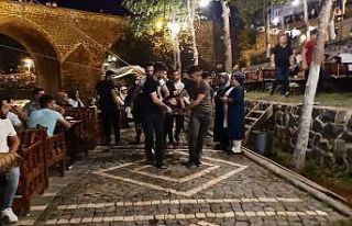 Öz çekim yaparken Dicle Nehri’ne düşen kadını...