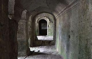(ÖZEL) 15 Asırlık kaya manastırı